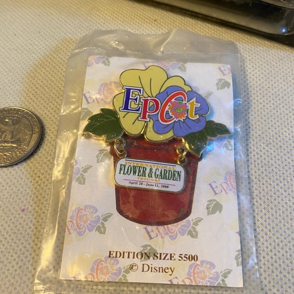 Disney Epcot Flower & Garden Pin - Picture 2 of 4